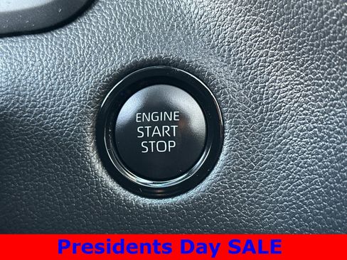 Used 2025 Toyota Tundra Limited image 21