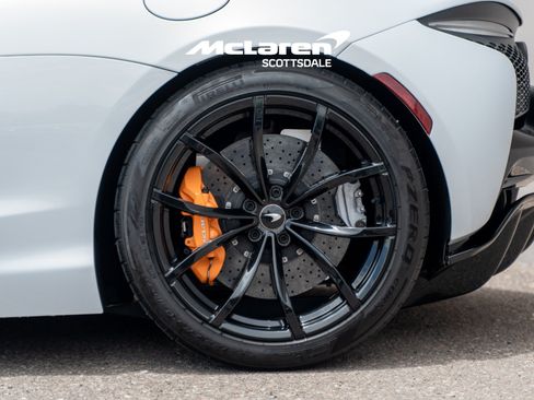Used 2023 McLaren Artura RWD image 28