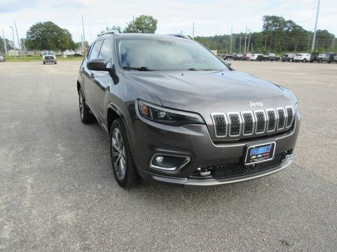 Used 2019 Jeep Cherokee Overland w/ Technology Group AWD/4WD image 7