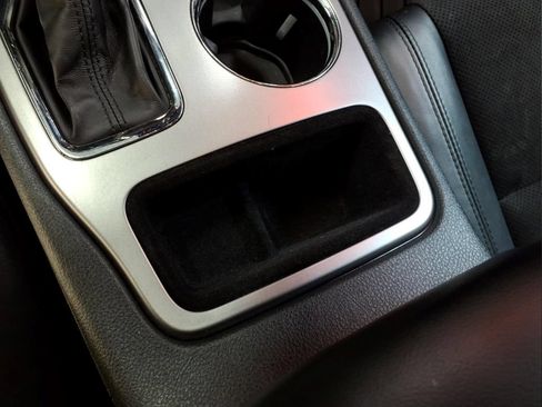 Used 2020 Jeep Grand Cherokee Altitude AWD/4WD image 14