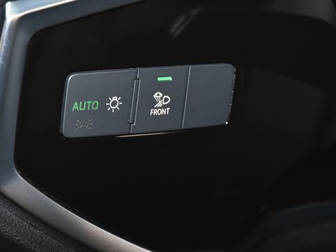 Used 2020 Audi Q3 2.0T Premium Plus w/ Premium Plus Package image 20