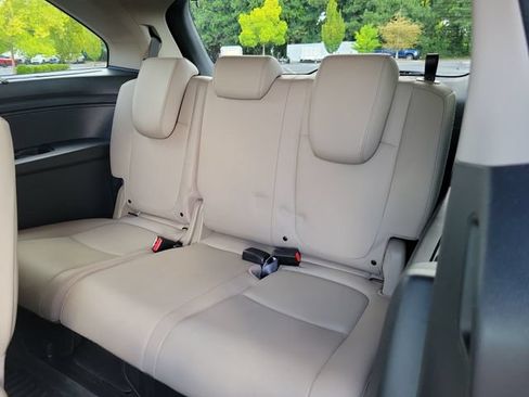 Certified 2024 Honda Odyssey Touring image 9