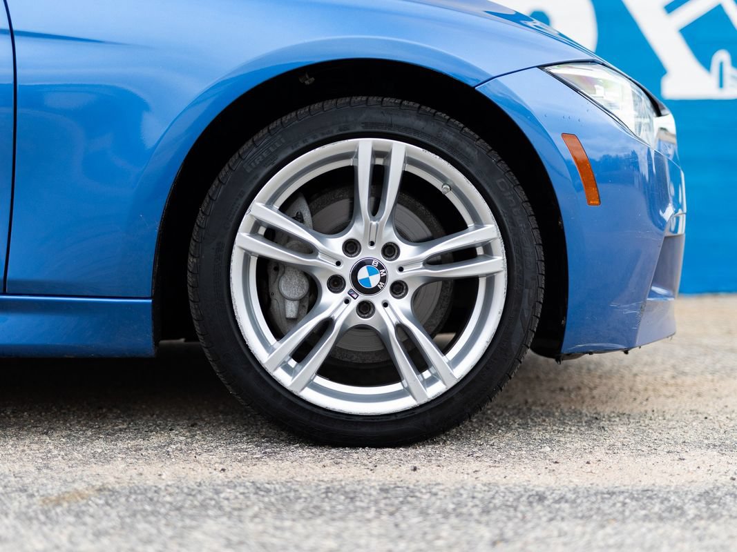 Used 2018 BMW 330i xDrive Sedan w/ M Sport Package AWD/4WD image 16