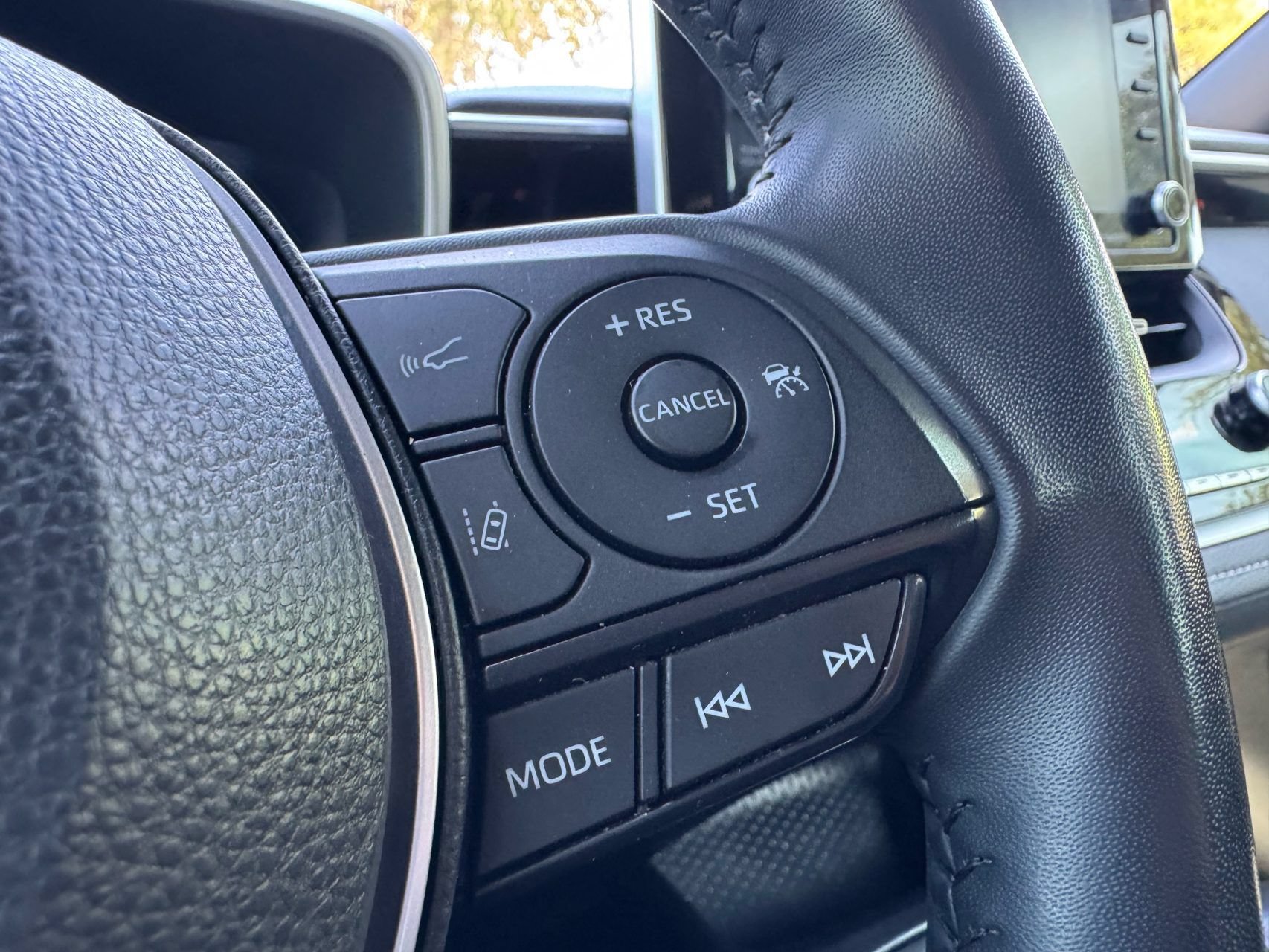 Used 2022 Toyota Corolla SE FWD image 16