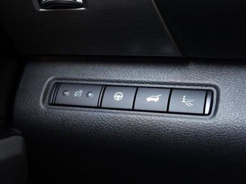 Certified 2025 Nissan Pathfinder Platinum FWD image 22
