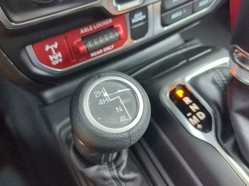 New 2025 Jeep Gladiator Mojave w/ Technology Group image 18