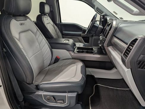 Used 2022 Ford F450 Limited image 22