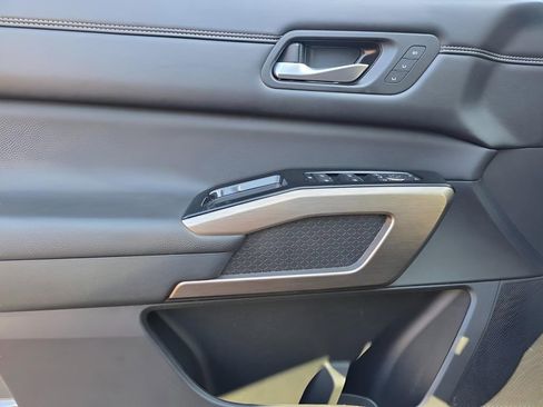 Used 2024 Nissan Pathfinder Platinum w/ Cargo Package image 18