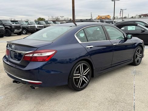 Used 2017 Honda Accord Sport Special Edition image 8