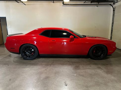 Used 2010 Dodge Challenger SRT8 image 5