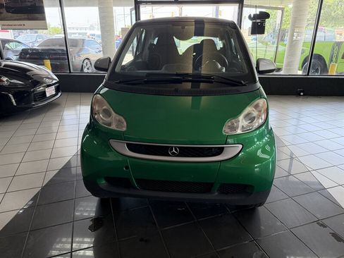 Used 2011 smart fortwo pure RWD image 2