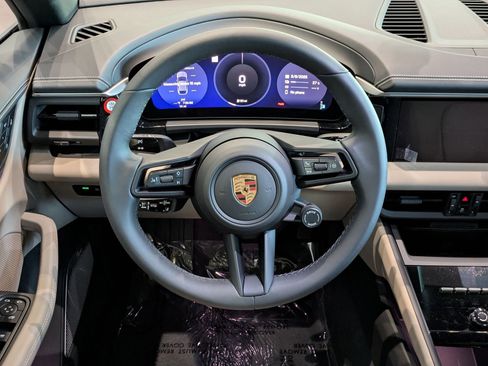 Certified 2025 Porsche Macan Electric RWD image 15