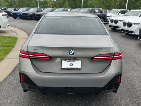 New 2026 BMW 530i xDrive w/ M Sport Package AWD/4WD image 9