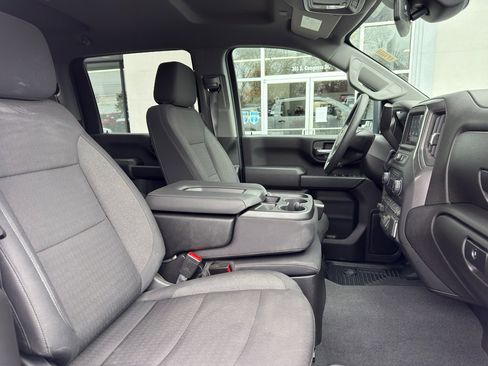 Used 2025 Chevrolet Silverado 2500 Custom w/ Custom Value Package image 16