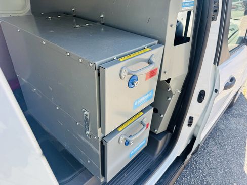 Used 2020 Ford Transit Connect XL image 13