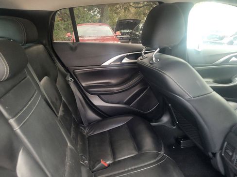 Used 2017 INFINITI QX30 AWD image 61