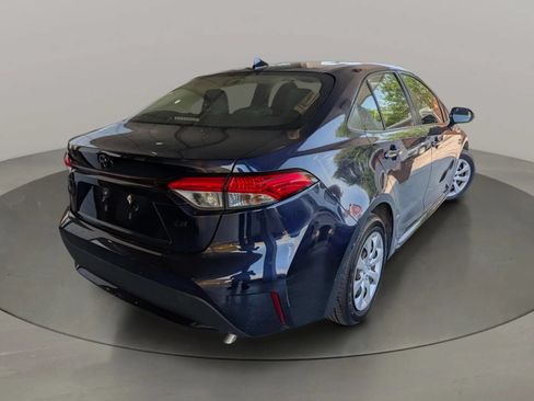 Used 2021 Toyota Corolla LE FWD image 38