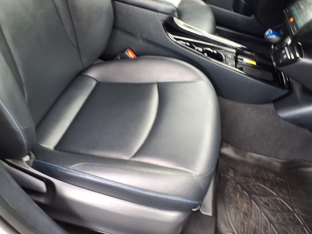 Used 2019 Toyota Prius Limited w/ Premium Convenience Package FWD image 18