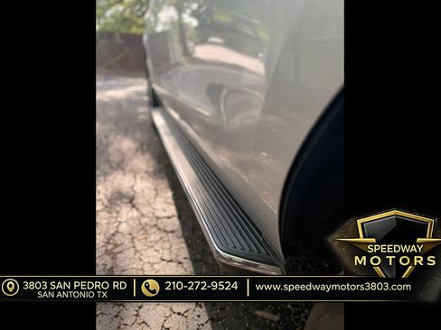 Used 2019 Ford Expedition XLT w/ Equipment Group 202A RWD image 11