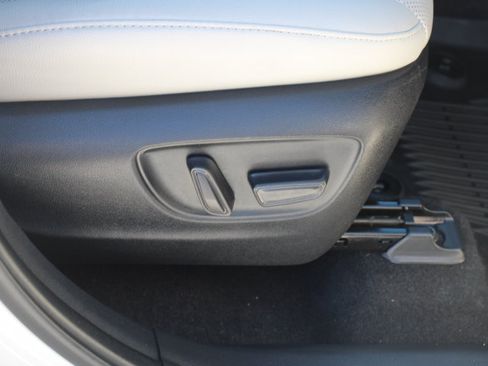 Certified 2024 Toyota Grand Highlander AWD image 24