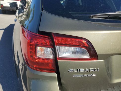 Used 2019 Subaru Outback 3.6R Touring image 25