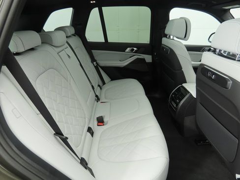 Used 2026 BMW X5 xDrive40i w/ M Sport Package AWD/4WD image 24