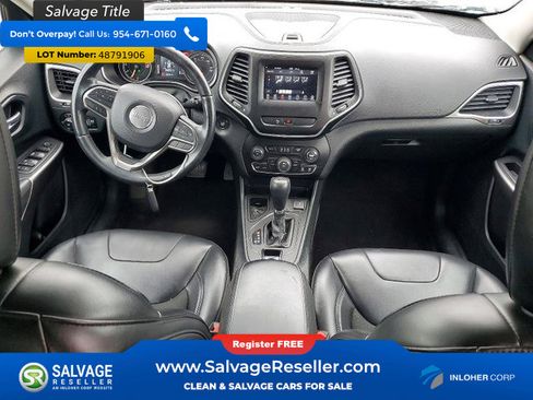 Used 2019 Jeep Cherokee Latitude Plus FWD image 11