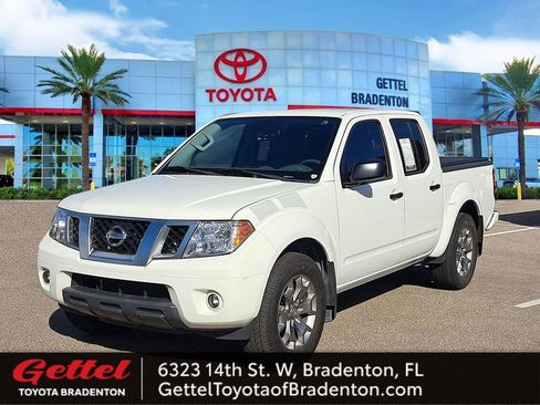 Used 2020 Nissan Frontier SV image 1