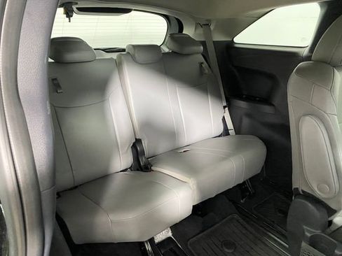 Used 2025 Toyota Sienna XLE image 11