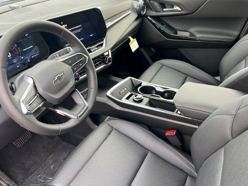 New 2026 Chevrolet Equinox LT w/ Convenience Package II AWD/4WD image 7