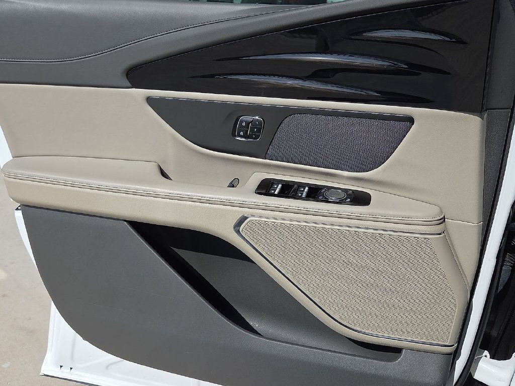 Used 2024 Lincoln Nautilus Reserve AWD/4WD image 15