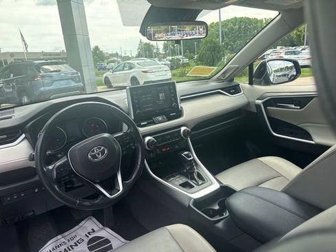 Used 2019 Toyota RAV4 XLE Premium w/ Cold Weather Package AWD/4WD image 28