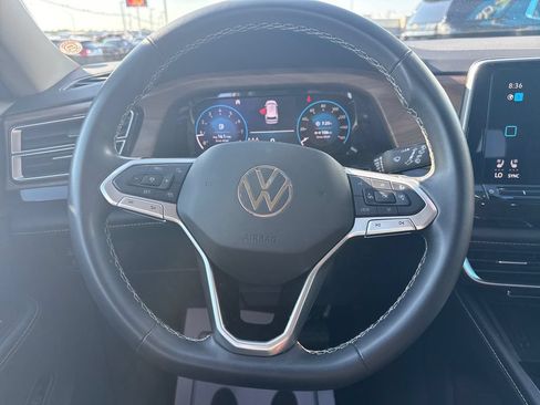 Used 2025 Volkswagen Atlas SE FWD image 16