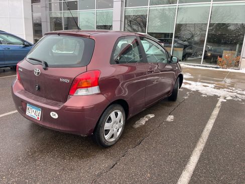 Used 2009 Toyota Yaris 2-Door Hatchback image 5
