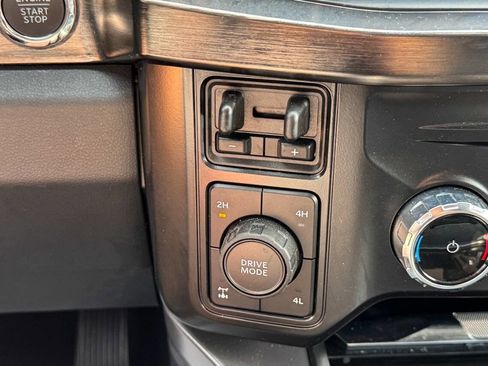 Used 2024 Ford F250 Lariat w/ Black Appearance Package image 28