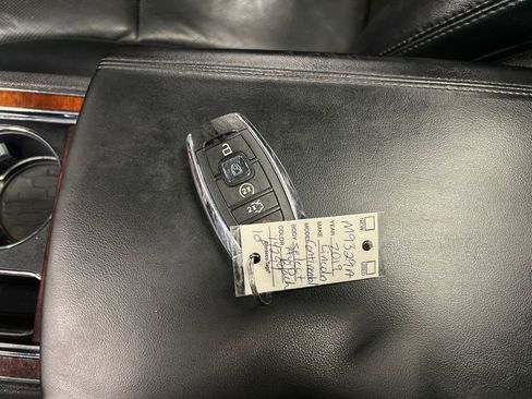 Used 2019 Lincoln Continental Select w/ Continental Climate Package image 28