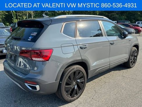 Certified 2024 Volkswagen Taos SE AWD/4WD image 5