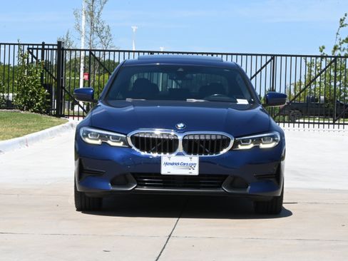 Used 2020 BMW 330i Sedan w/ Convenience Package RWD image 3