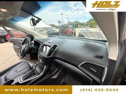 Used 2018 Ford Edge Titanium w/ Equipment Group 301A AWD/4WD image 30