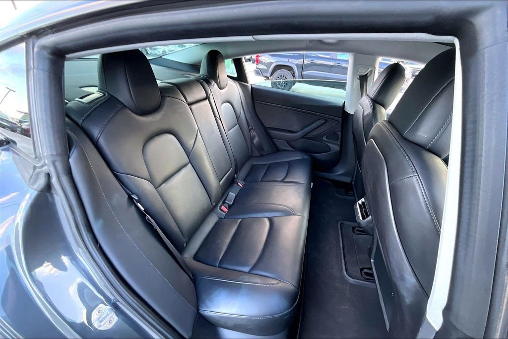 Used 2019 Tesla Model 3 Mid Range RWD image 29