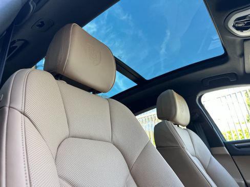 New 2026 Porsche Macan image 18