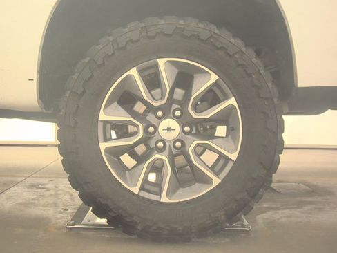 Used 2019 Chevrolet Silverado 1500 RST w/ All-Star Edition image 12