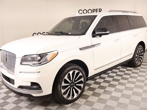 Used 2022 Lincoln Navigator Reserve AWD/4WD image 10