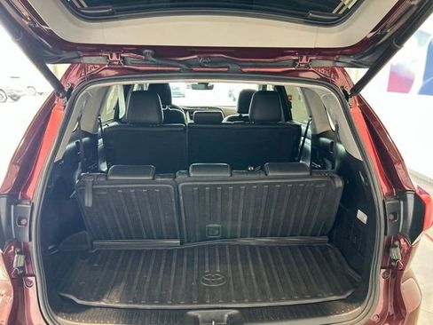 Used 2017 Toyota Highlander XLE AWD/4WD image 16