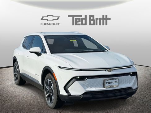 New 2026 Chevrolet Equinox EV LT image 3