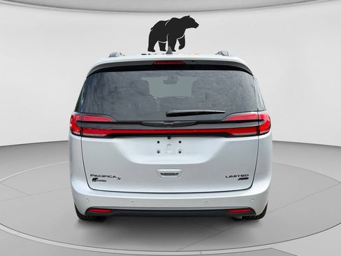 New 2026 Chrysler Pacifica Limited w/ S Appearance Package AWD/4WD image 4