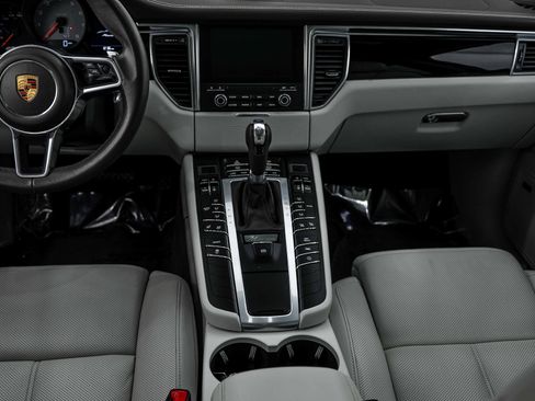 Certified 2017 Porsche Macan S AWD/4WD image 13
