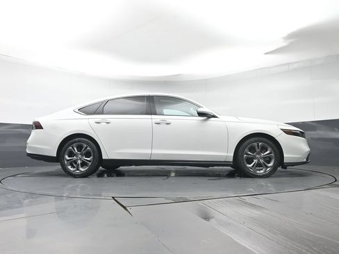 Certified 2024 Honda Accord EX image 32