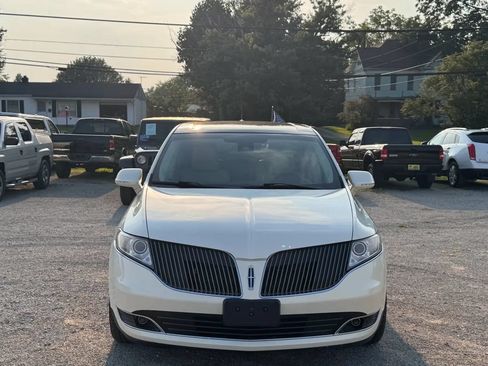 Used 2013 Lincoln MKT AWD image 7
