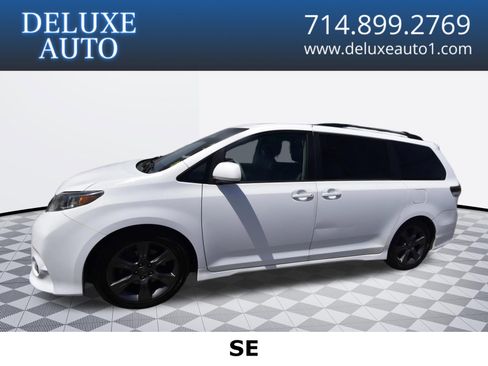 Used 2011 Toyota Sienna SE w/ Preferred Pkg FWD image 1